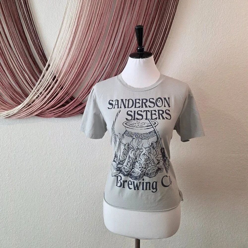Sanderson Sisters Brewing Co. Cropped Tee Sz M